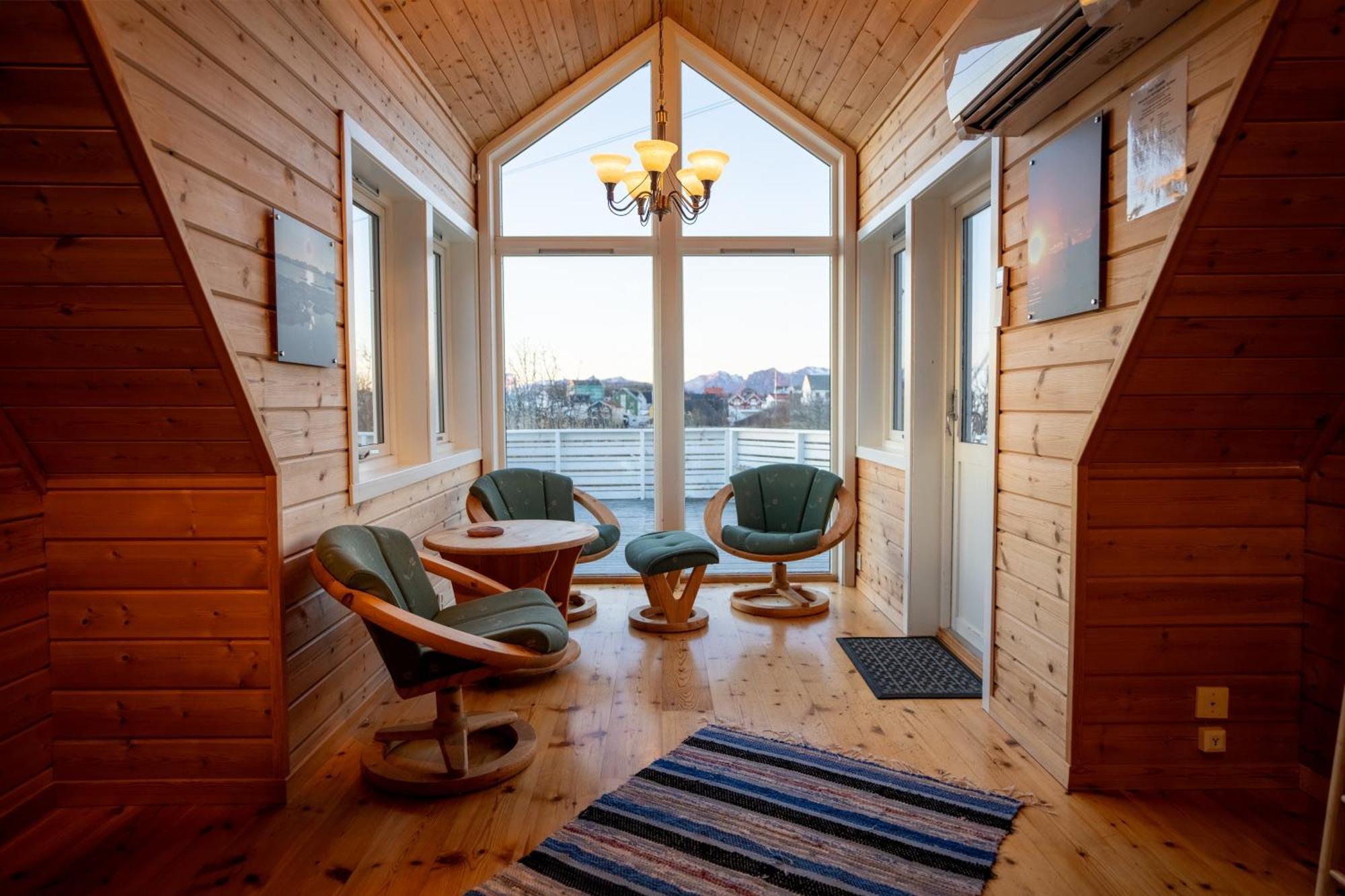 Henningsvaer Rorbuer Hotel Exterior photo
