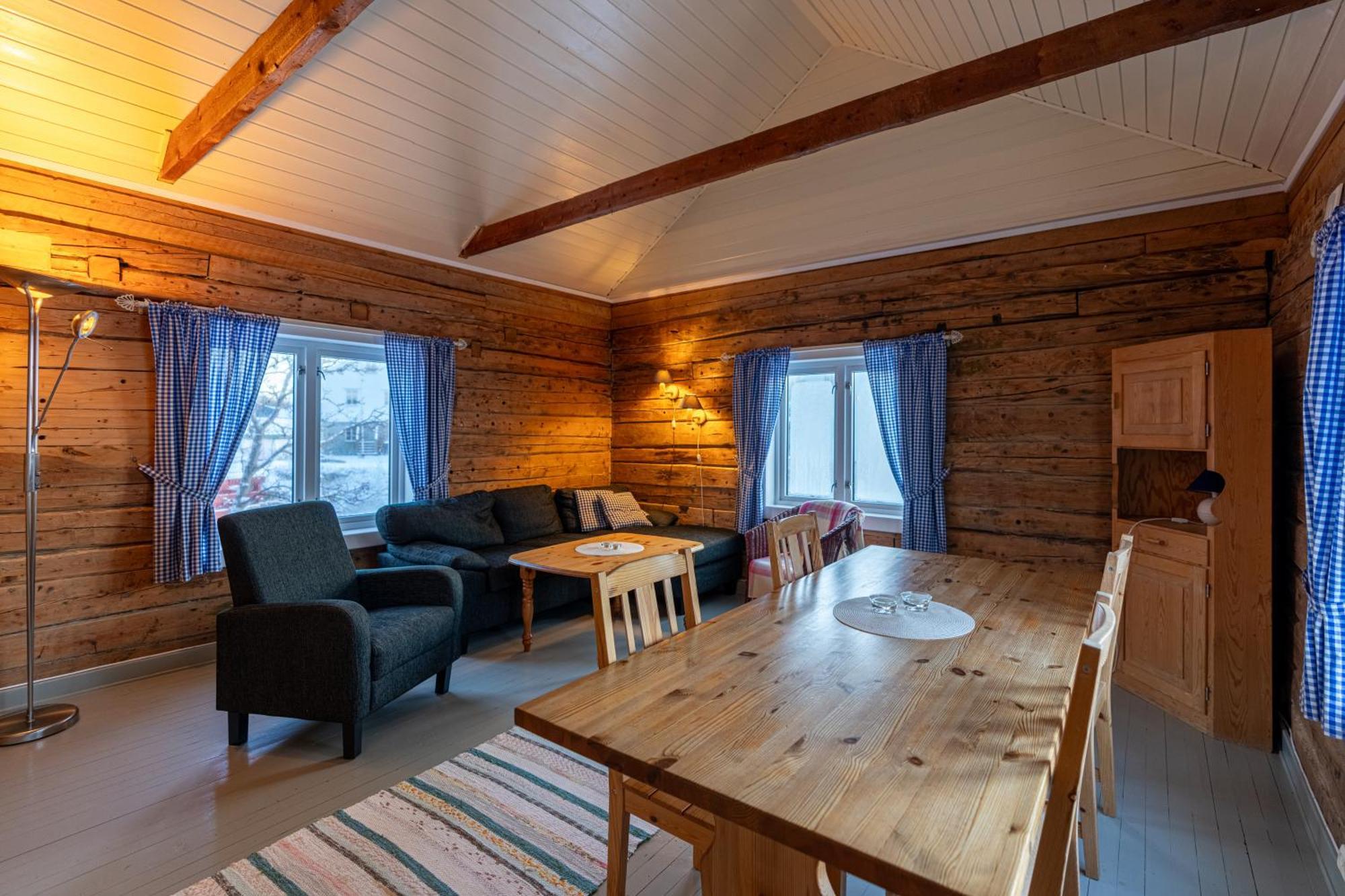 Henningsvaer Rorbuer Hotel Exterior photo