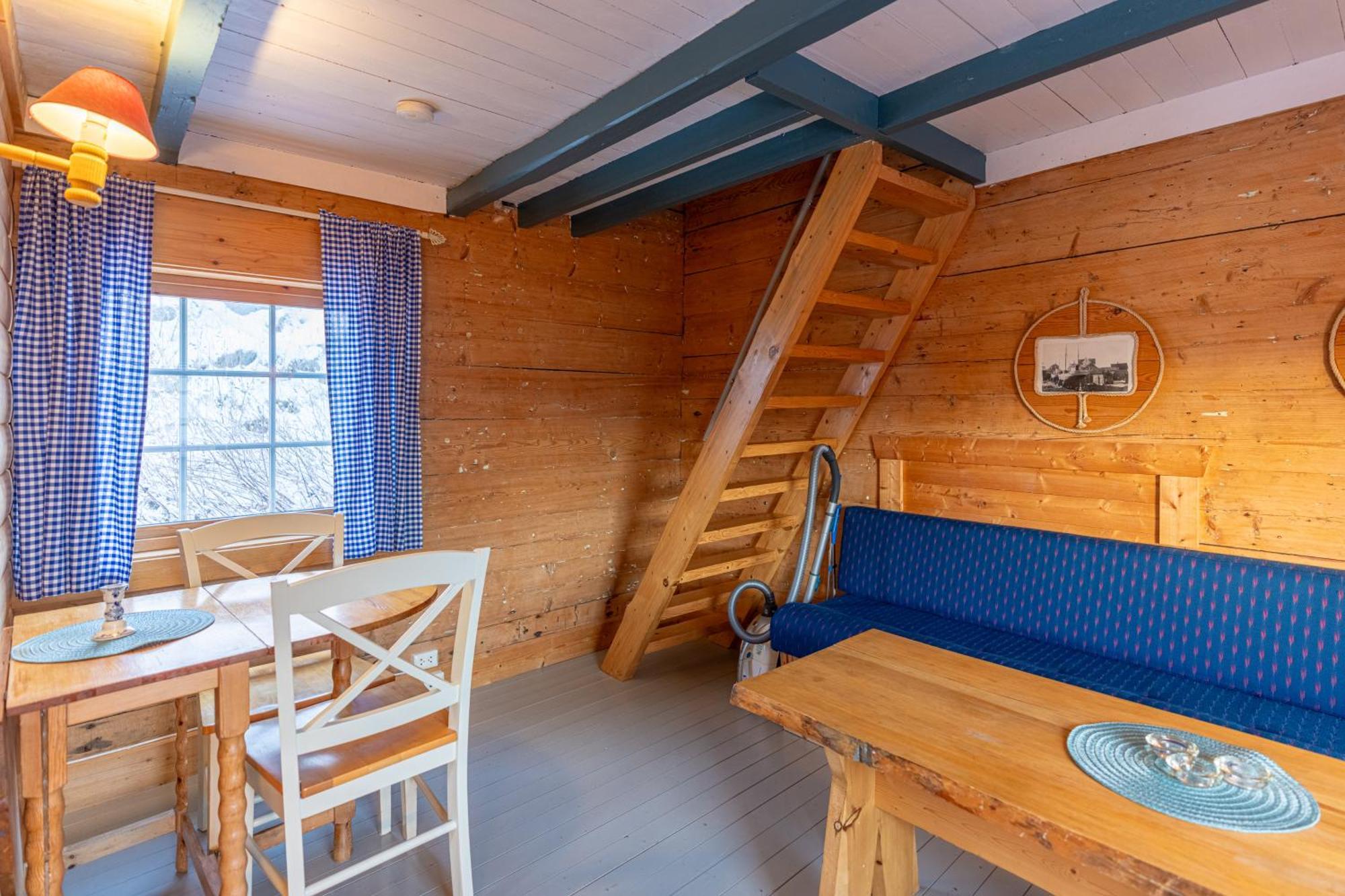 Henningsvaer Rorbuer Hotel Exterior photo