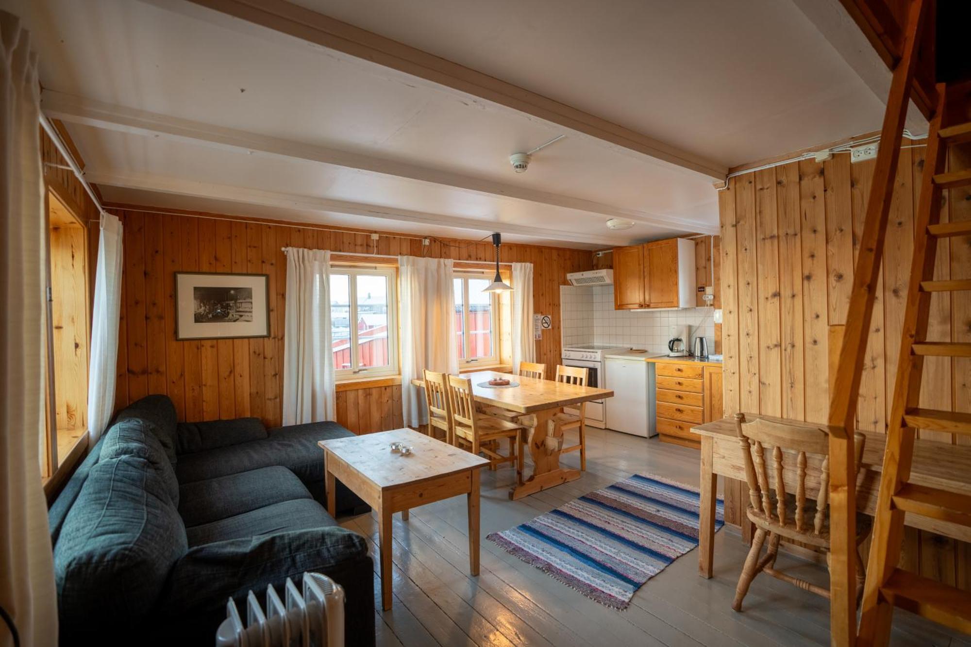 Henningsvaer Rorbuer Hotel Exterior photo