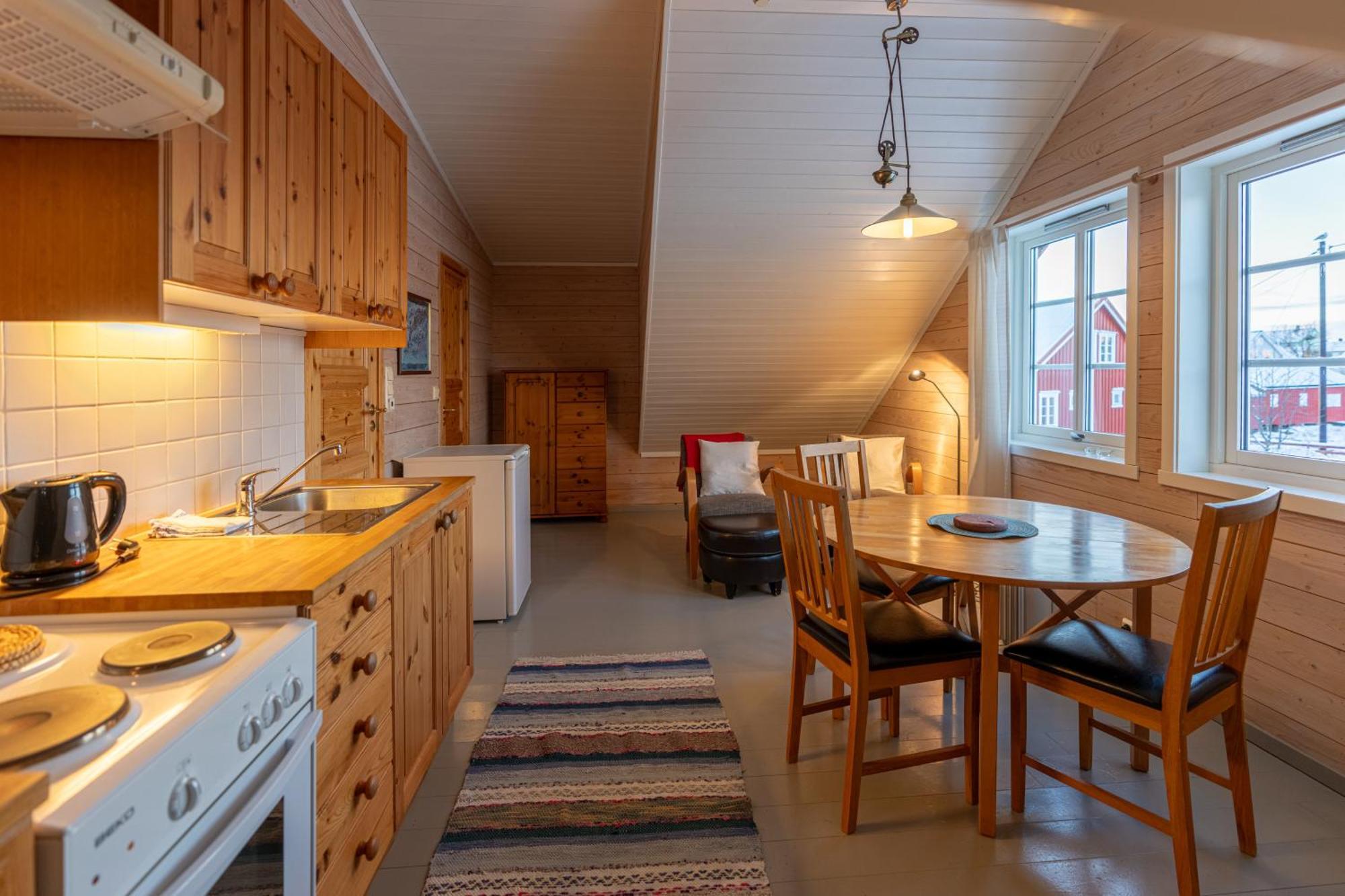 Henningsvaer Rorbuer Hotel Exterior photo