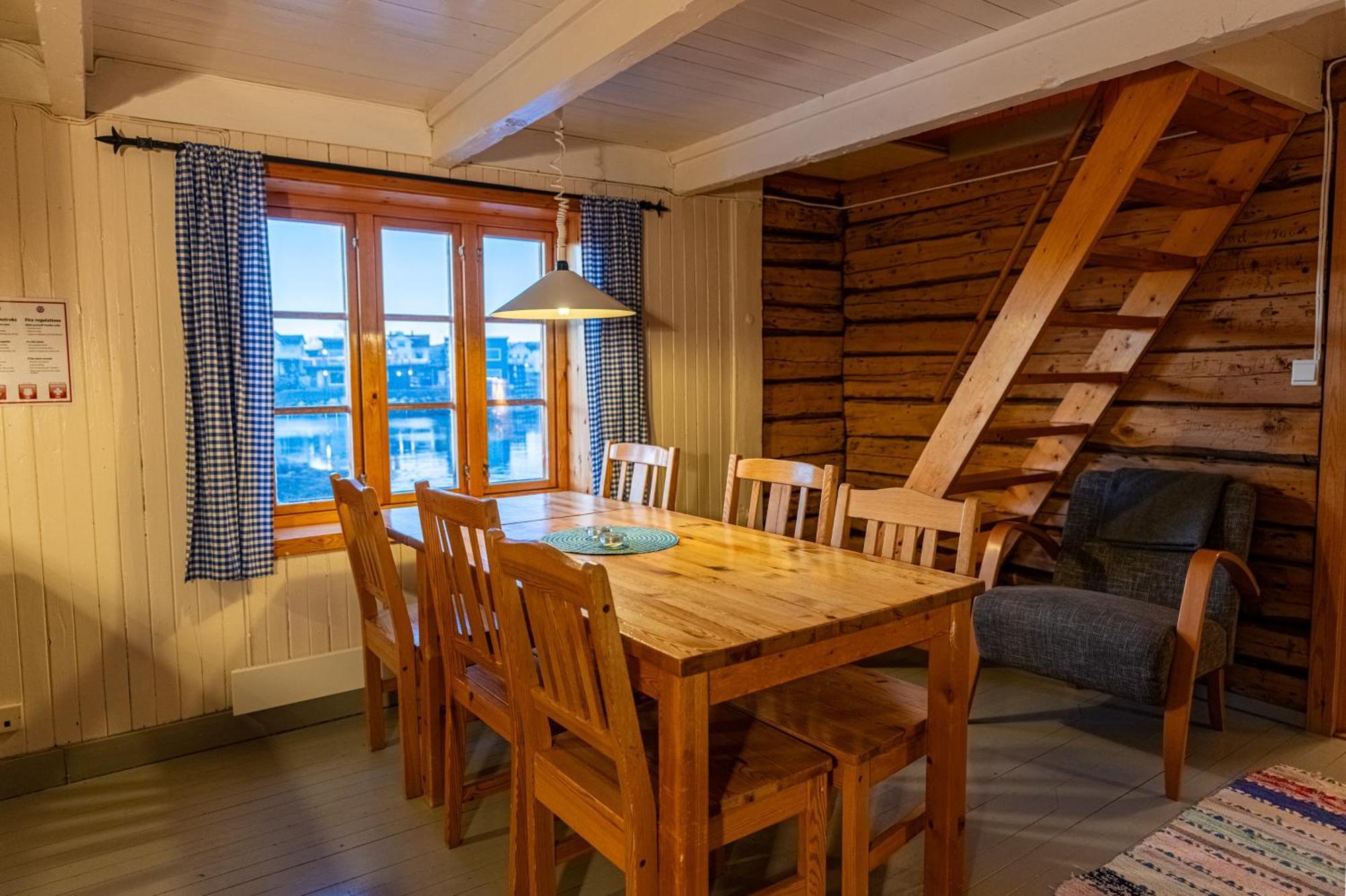 Henningsvaer Rorbuer Hotel Exterior photo