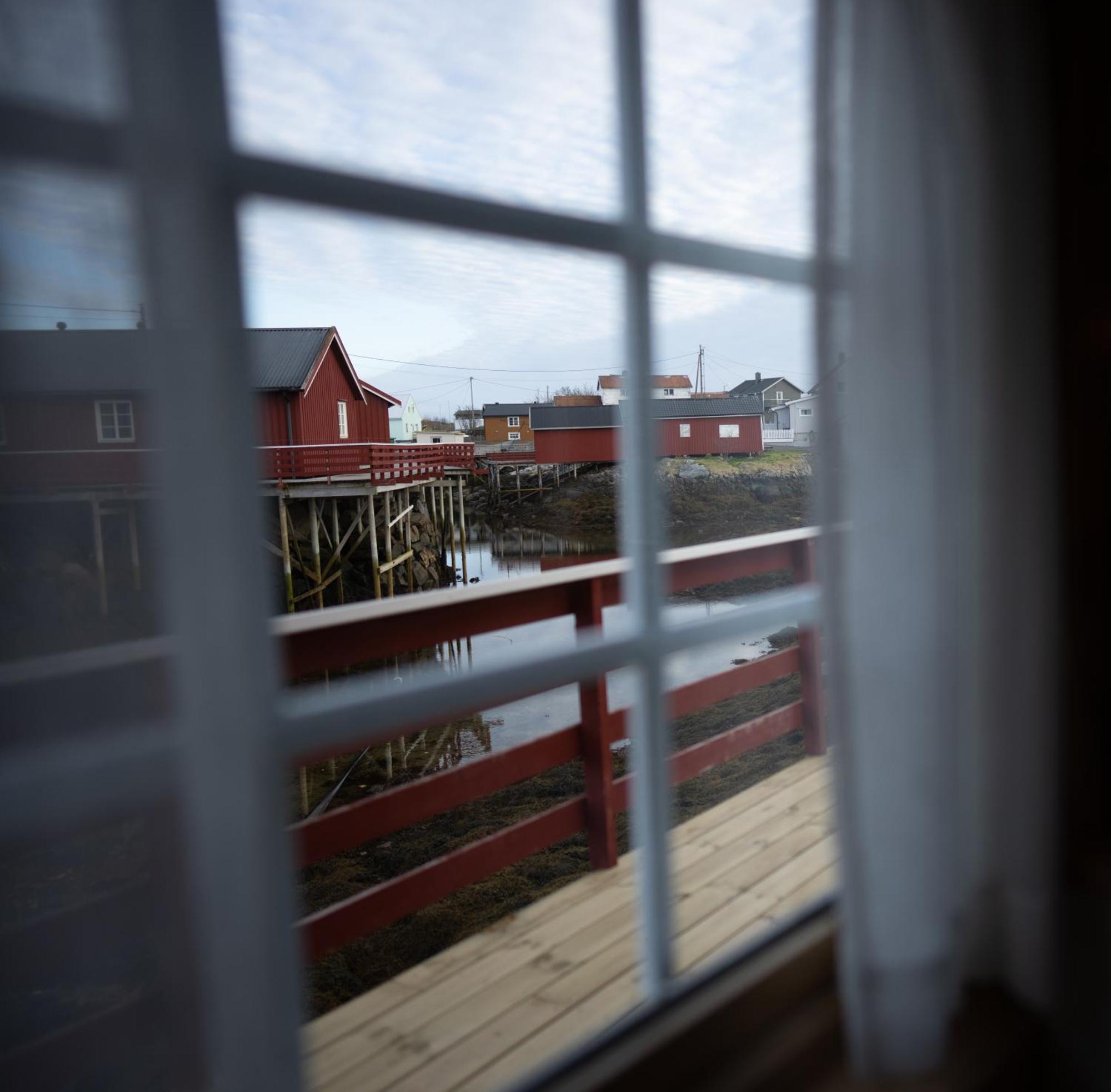 Henningsvaer Rorbuer Hotel Exterior photo